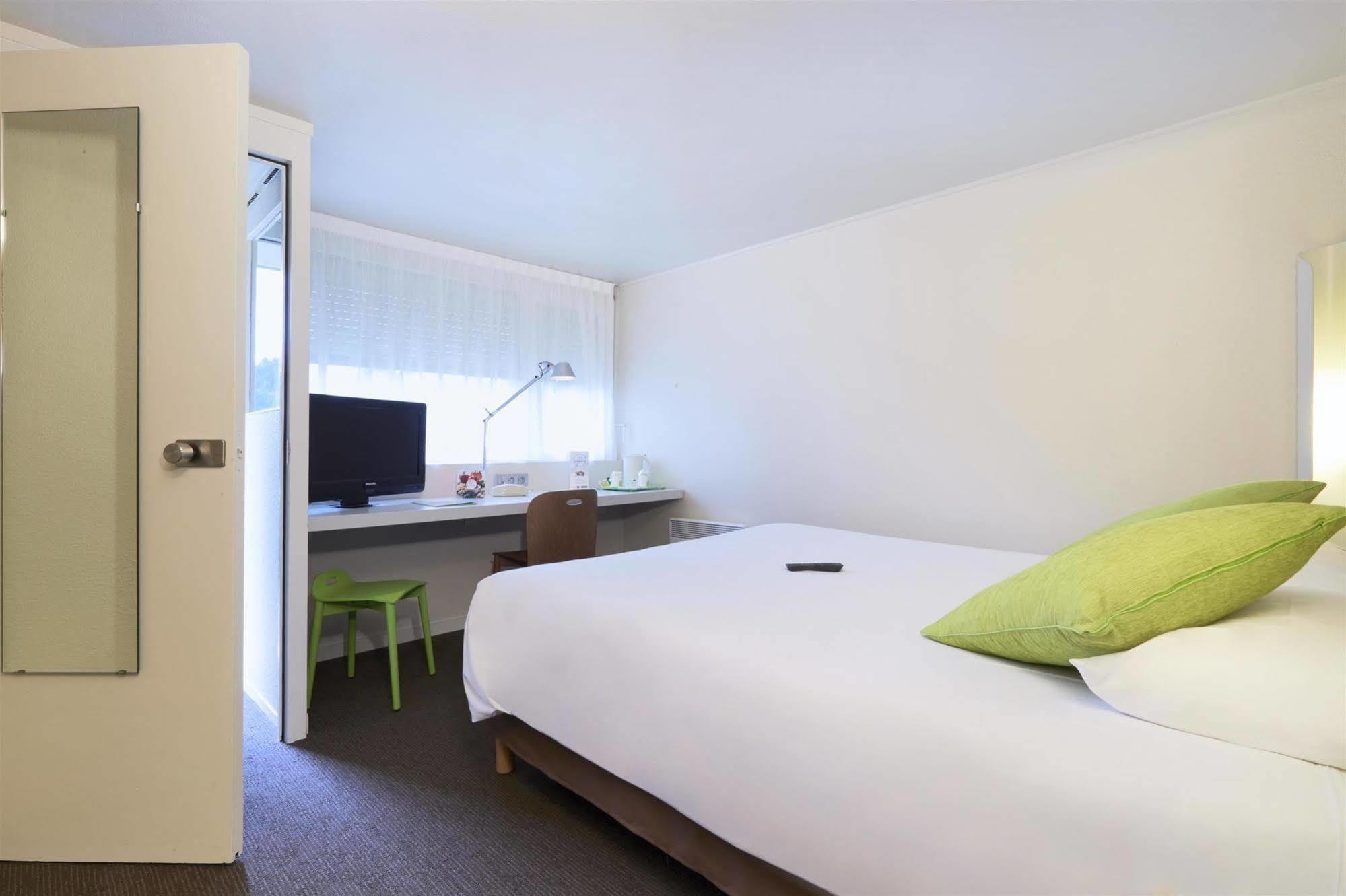 แคมปานิล เซนต์ ดี Hotel Saint-Die-des-Vosges ภายนอก รูปภาพ